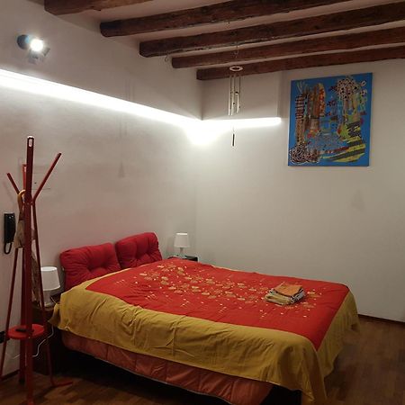 Monolocale Sui Tetti Di Bologna - Via Indipendenza Apartment Exterior photo